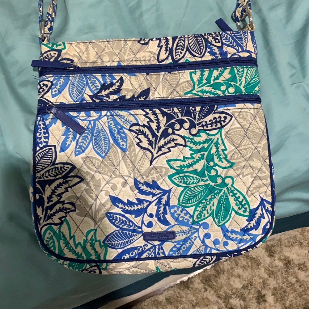 Vera Bradley cross body bag!!